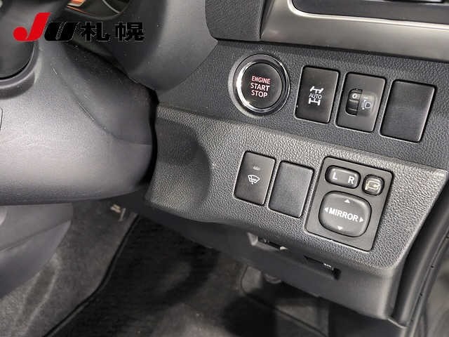 Toyota RACTIS 2013 8515669-4