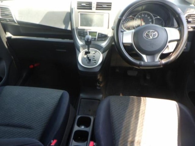Toyota RACTIS 2011 8515670-3
