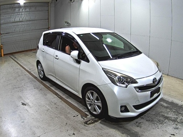 Toyota RACTIS 2014 8515671-0