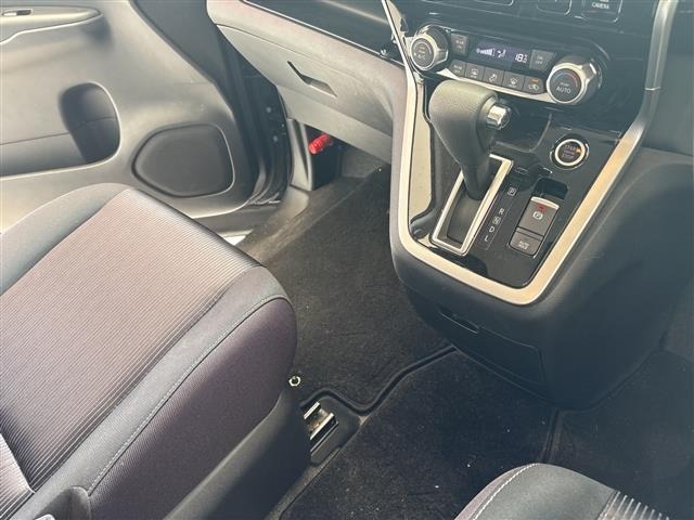 Nissan SERENA 2016 8510618-3