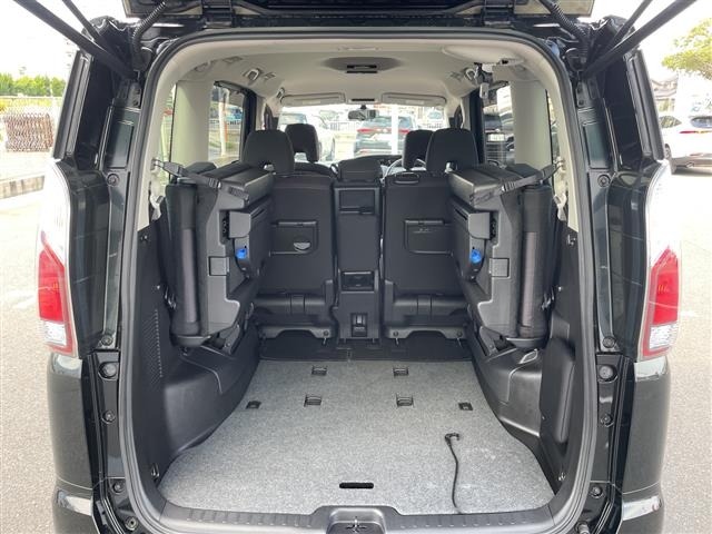 Nissan SERENA 2017 8510665-11