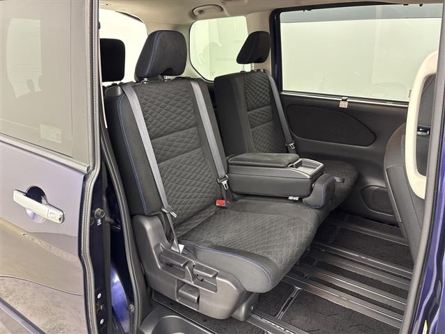 Nissan SERENA 2018 8510760-2