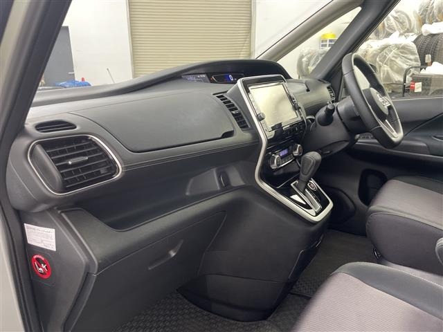Nissan SERENA 2017 8510797-6