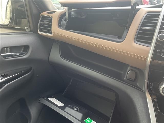 Nissan SERENA 2016 8510920-2