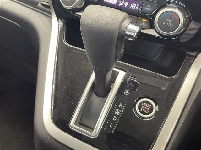 Nissan SERENA 2016 8511011-11