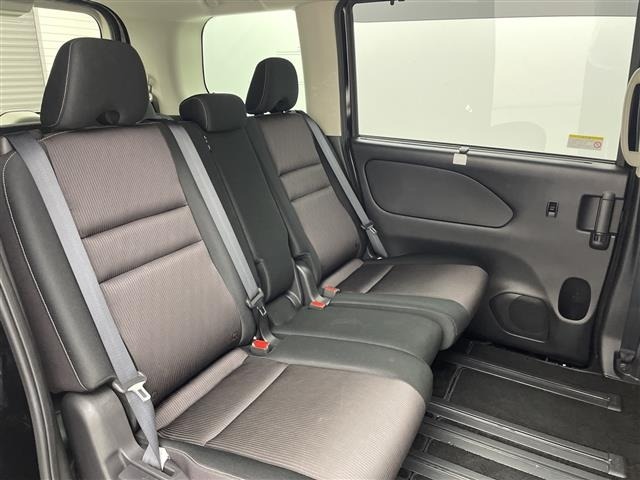 Nissan SERENA 2017 8511041-10