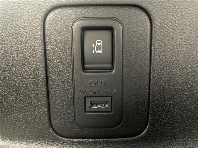 Nissan SERENA 2017 8511041-7