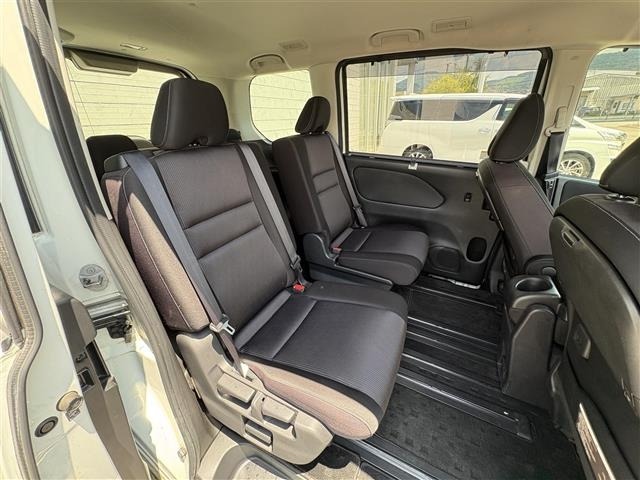 Nissan SERENA 2018 8511086-10