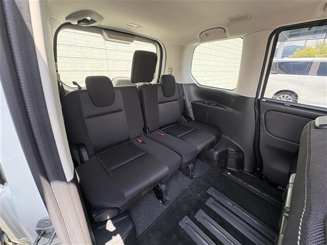 Nissan SERENA 2018 8511086-11