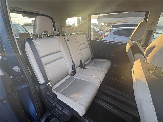 Nissan SERENA 2017 8511090-10