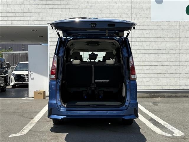 Nissan SERENA 2017 8511090-12