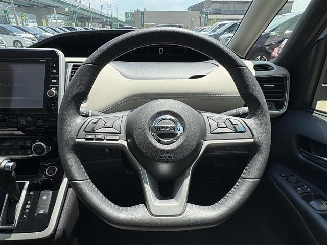 Nissan SERENA 2017 8511090-3