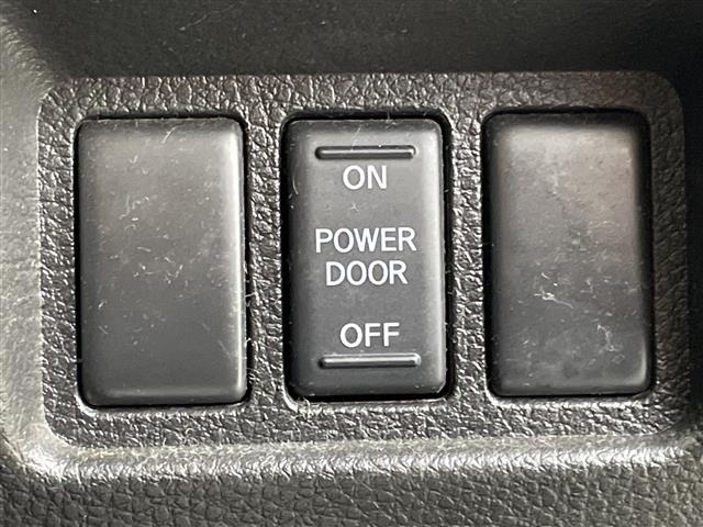 Nissan SERENA 2013 8511102-3