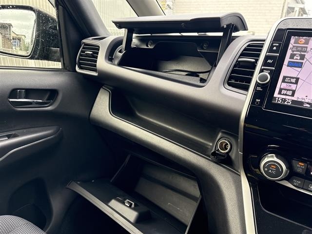 Nissan SERENA 2018 8511109-11
