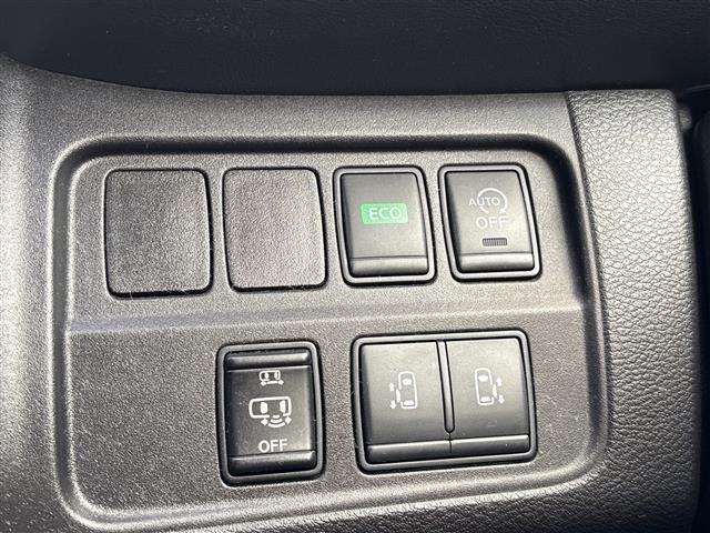 Nissan SERENA 2017 8511110-11