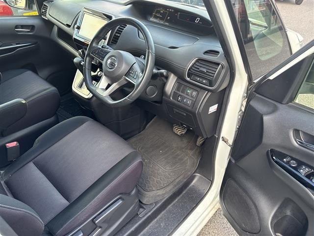 Nissan SERENA 2017 8511110-2