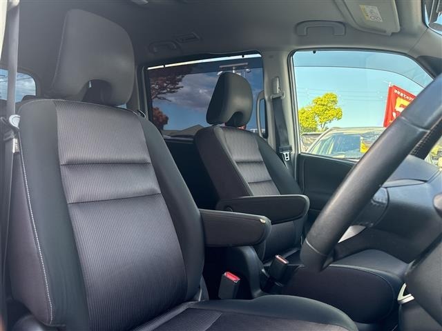 Nissan SERENA 2017 8511110-4