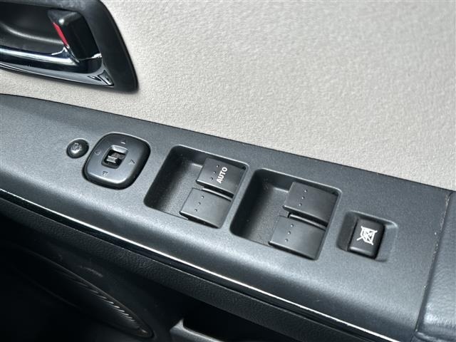 Mazda VERISA 2013 8512413-2