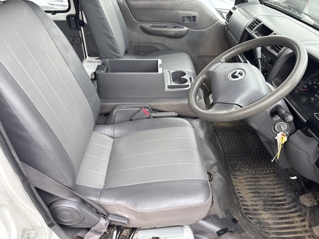 Mazda BONGO VAN 2013 8521121-8