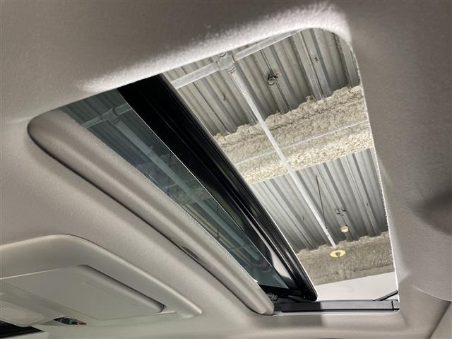 Nissan ELGRAND 2015 8530600-1