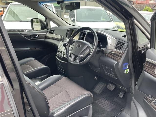 Nissan ELGRAND 2014 8530601-11