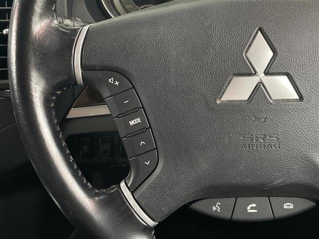 Mitsubishi PAJERO 2014 8520065-6