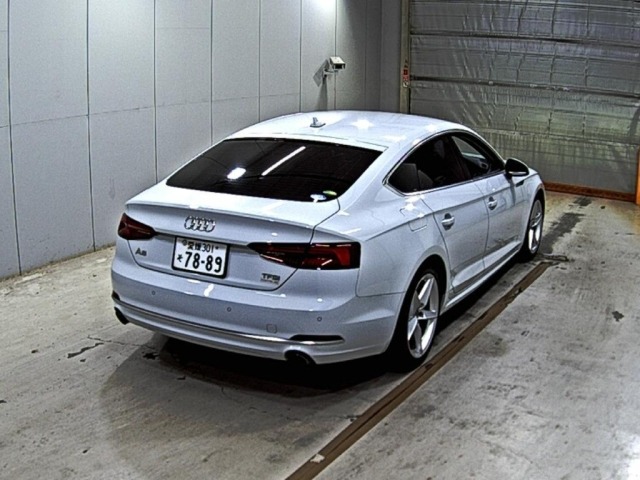 Audi A5 2018 8551224-5