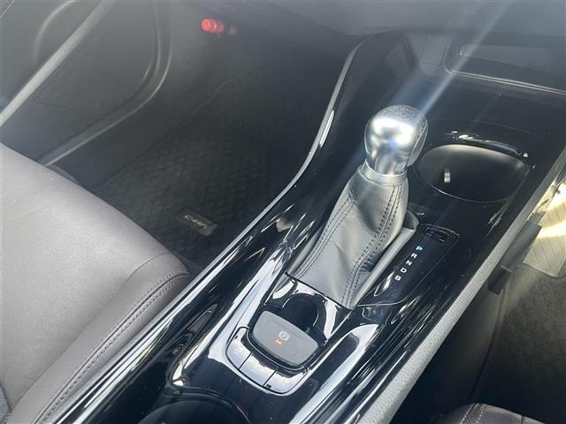 Toyota C-HR 2018 8546369-10