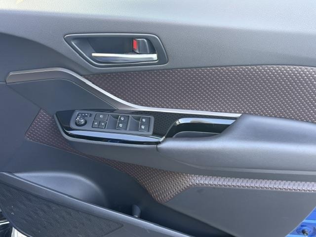 Toyota C-HR 2018 8546406-11