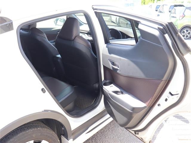 Toyota C-HR 2017 8546604-10