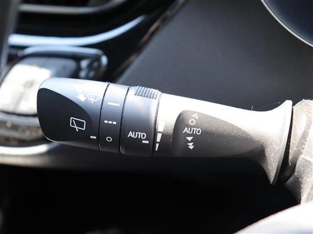 Toyota C-HR 2017 8546604-18