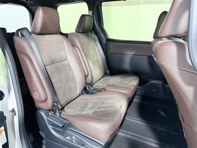 Toyota ESQUIRE 2018 8566358-11