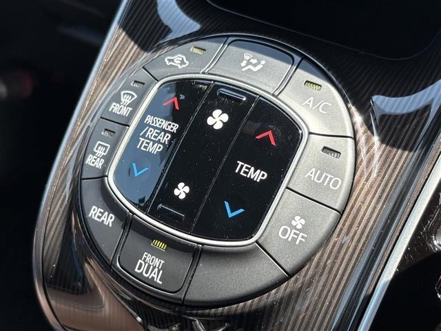 Toyota ESQUIRE 2017 8566359-1