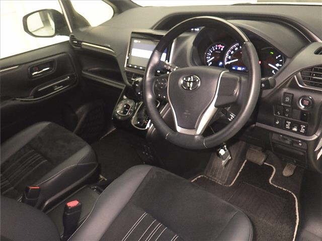 Toyota ESQUIRE 2021 8566426-3