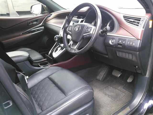 Toyota HARRIER 2017 8566396-3
