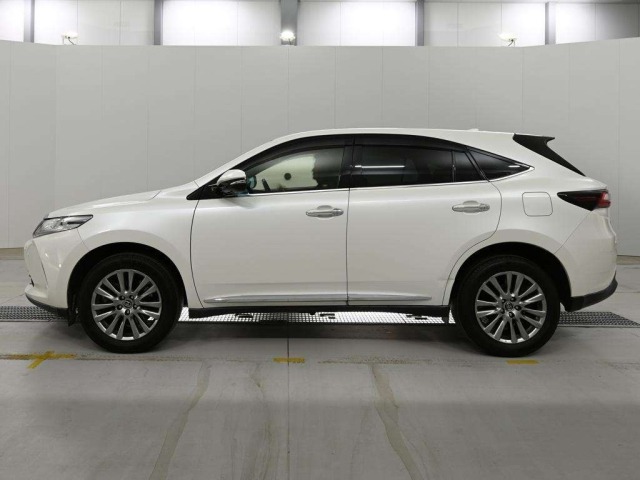 Toyota HARRIER 2017 8566440-4