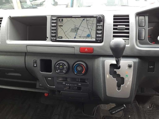 Toyota HIACE COMMUTER 2008 8561361-9