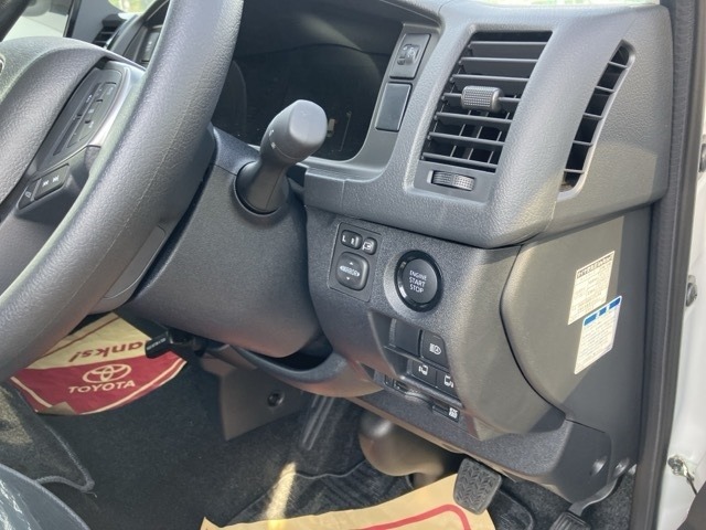 Toyota HIACE VAN 2026 8540517-6