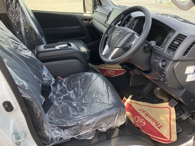 Toyota HIACE VAN 2026 8540517-8