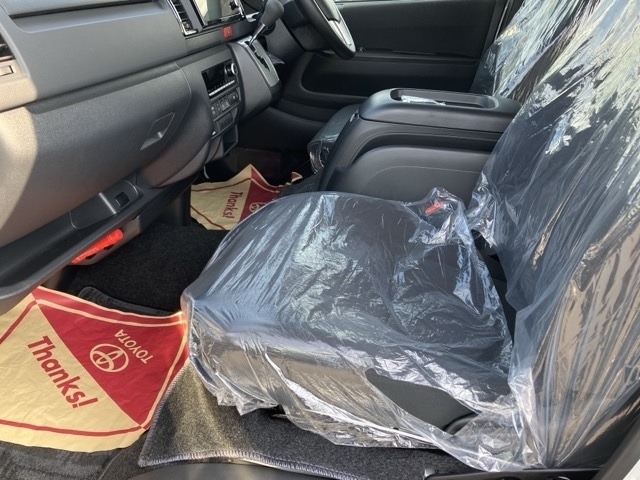 Toyota HIACE VAN 2026 8540517-9