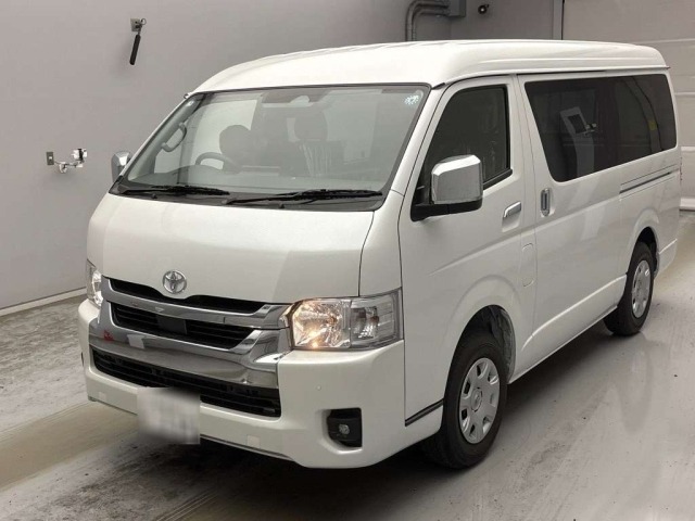 Toyota HIACE VAN 2026 8540527-0