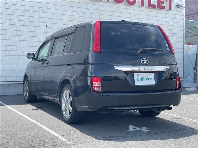 Toyota ISIS 2010 8562431-1