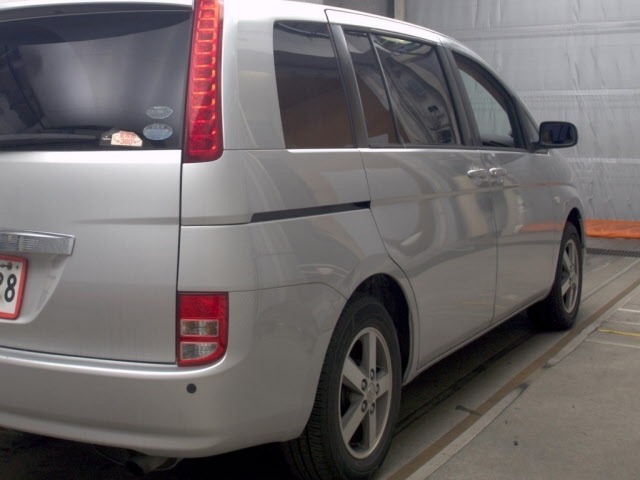 Toyota ISIS 2005 8562652-5