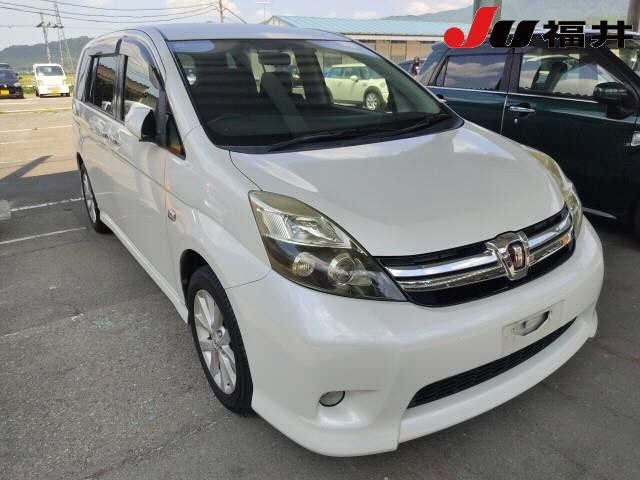 Toyota ISIS 2011 8562699-0