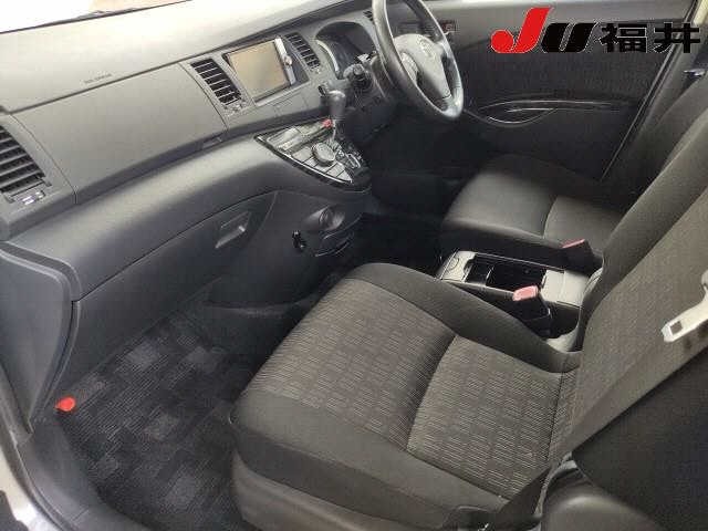 Toyota ISIS 2011 8562699-5
