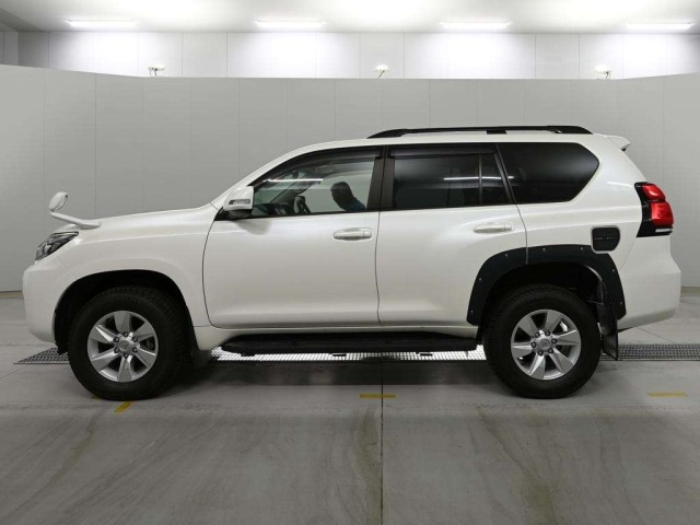Toyota LAND CRUISER PRADO 2022 8565671-4