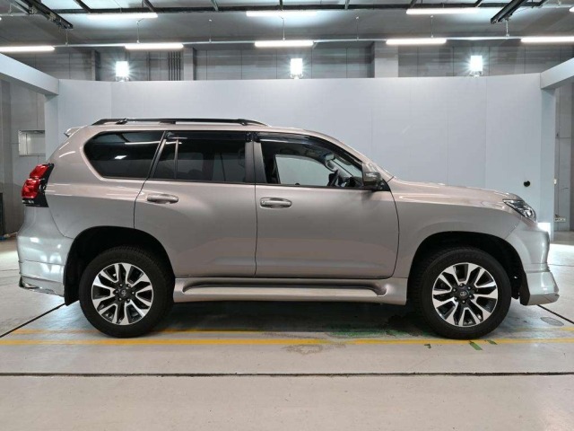 Toyota LAND CRUISER PRADO 2023 8565709-3