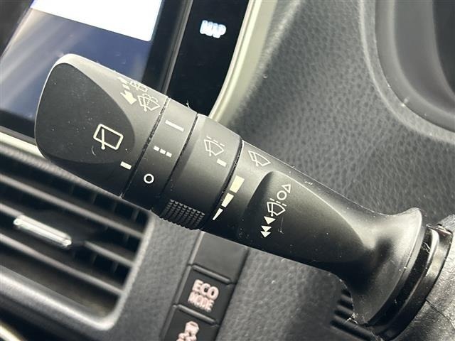 Toyota NOAH 2021 8540356-1
