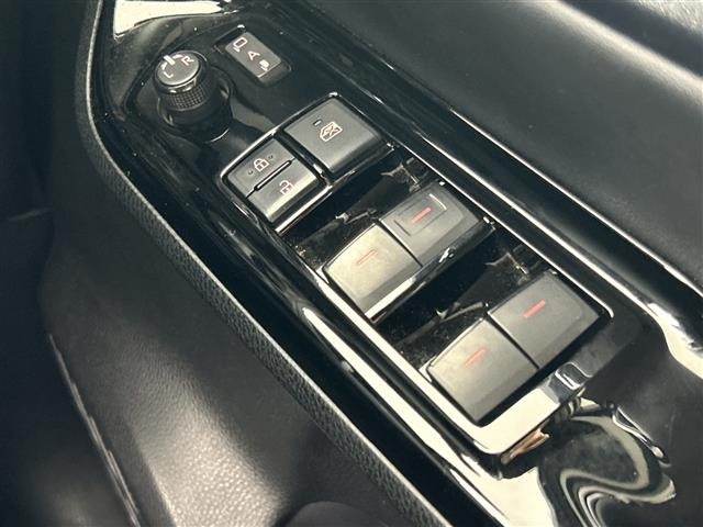 Toyota NOAH 2021 8540356-2