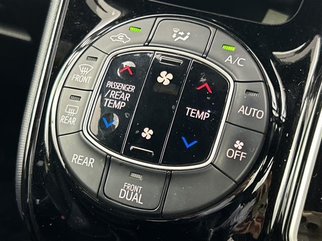Toyota NOAH 2021 8540356-9